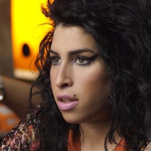 Amy Winehouse pide disculpas