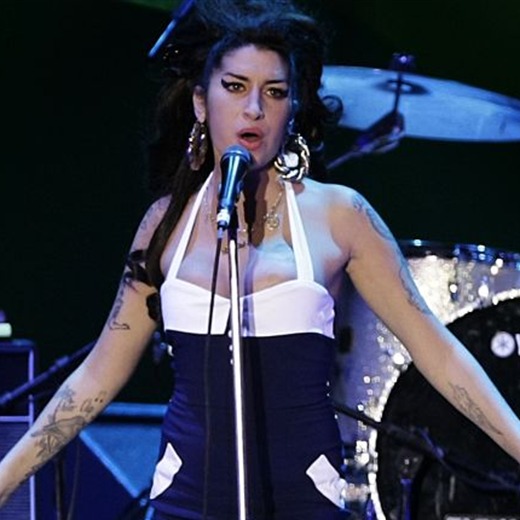 Amy Winehouse dejó la clínica de rehabilitación