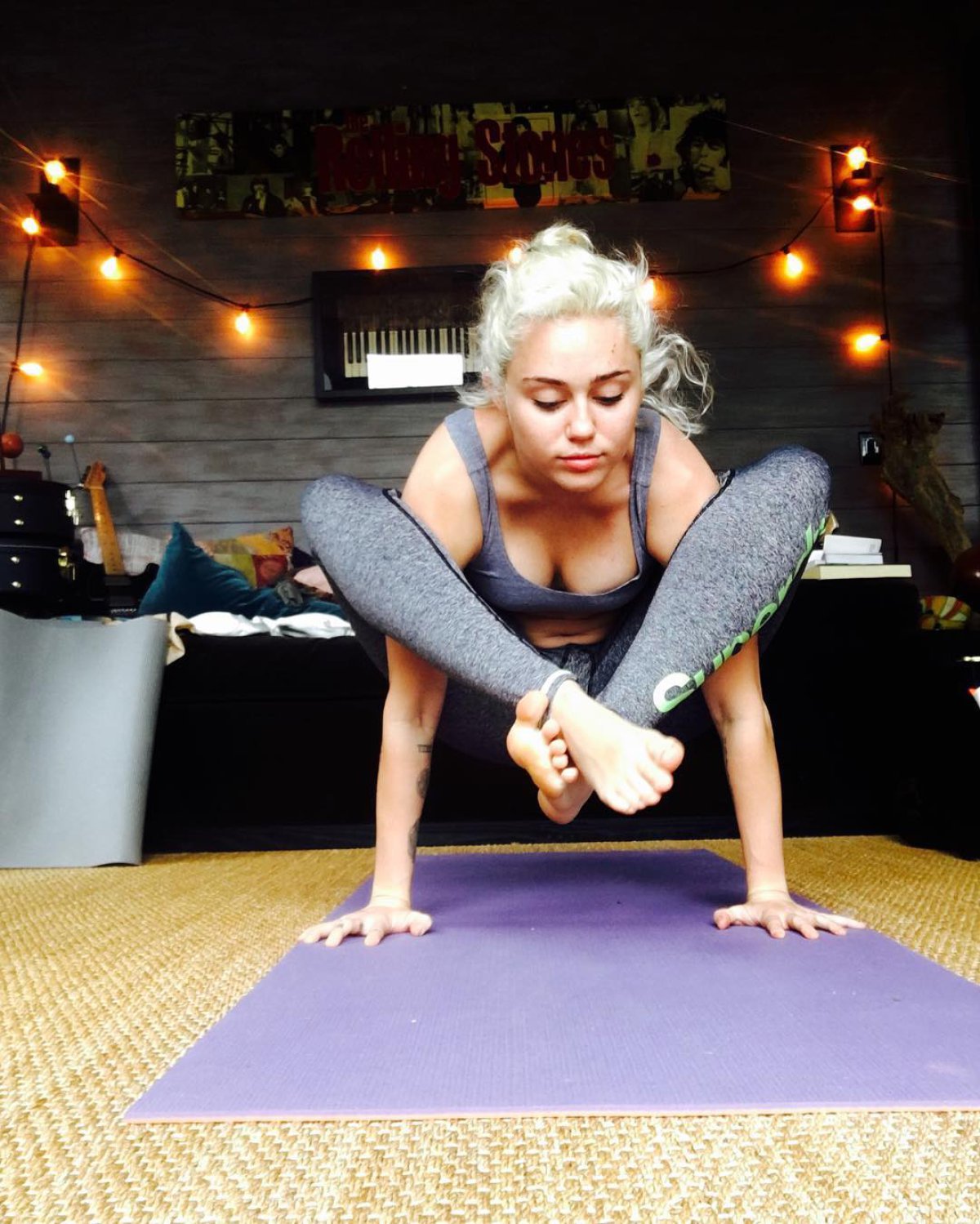 Miley Cyrus es fan del Yoga