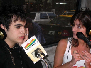 Airbag firma autógrafos.