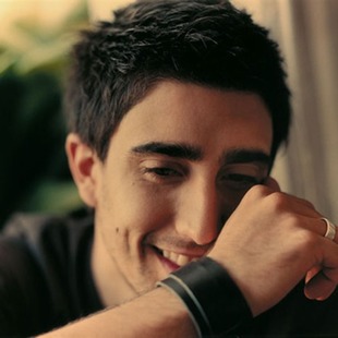 Falta poco para lo nuevo de Alex Ubago