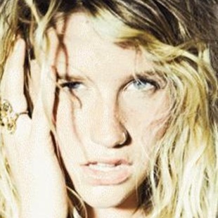 Ke$ha sorprende en la televisión