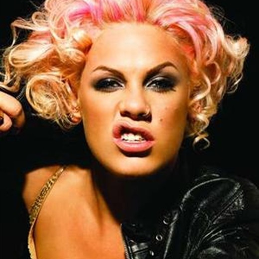 P!nk regala tres nuevos vídeos a sus fans