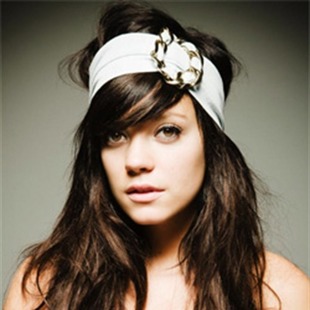 Lily Allen acomplejaba a su hermana mayor