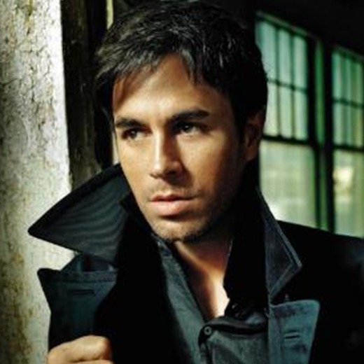 Enrique Iglesias cuestionado por un video