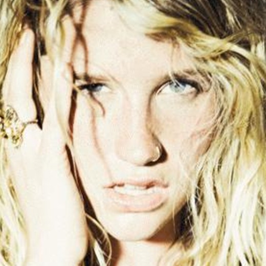 Kesha se comporta mal...