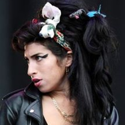 Amy Winehouse vuelve hacer show