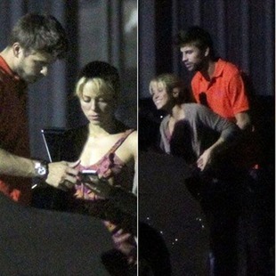 Shakira y Piqué a puro mimo...