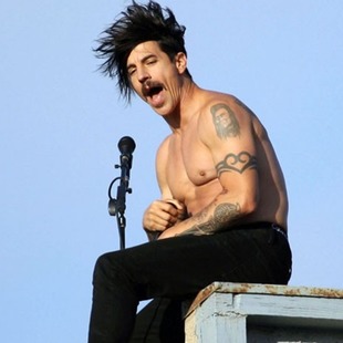 Red Hot Chili Peppers al aire libre