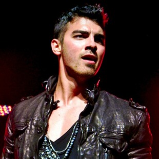Joe Jonas regaló 400 dólares