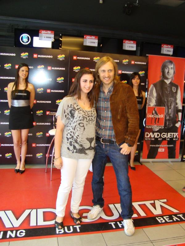 David Guetta, Musimundo y 40 Principales - Firma de Autógrafos