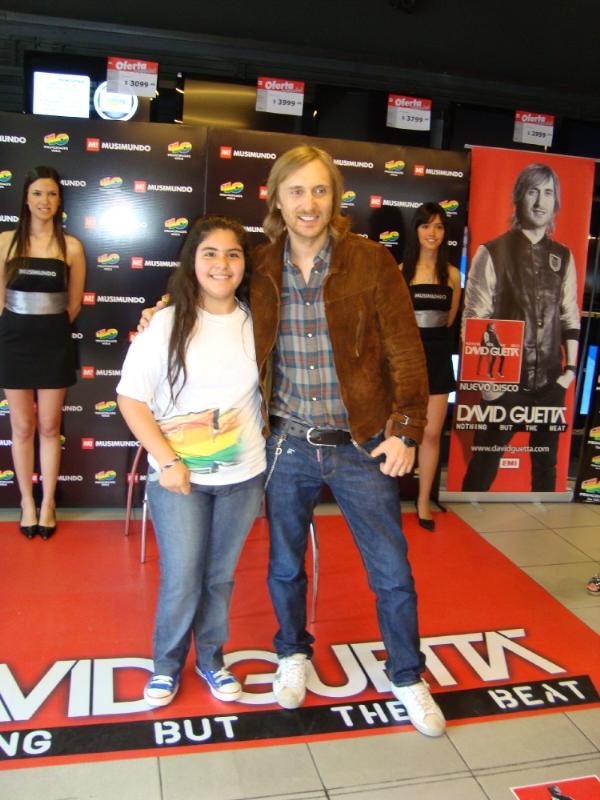 David Guetta, Musimundo y 40 Principales - Firma de Autógrafos