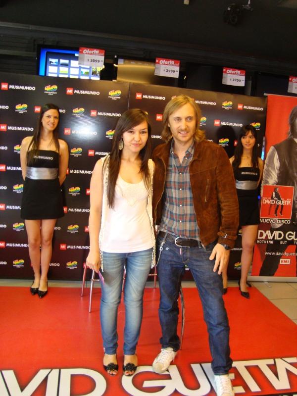 David Guetta, Musimundo y 40 Principales - Firma de Autógrafos