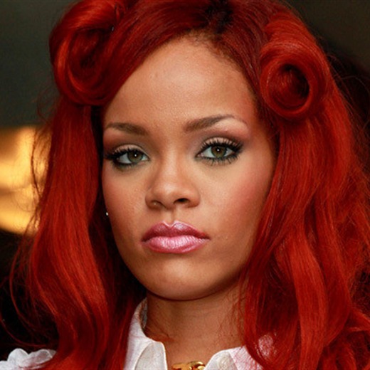 Rihanna pide ayuda a sus fans