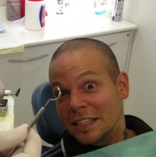 René Pérez al dentista