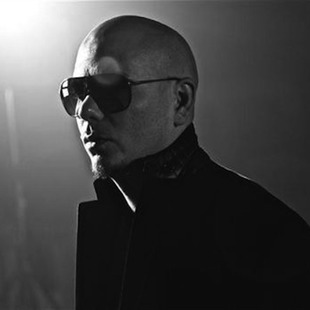 Sigue la pelea entre Pitbull y Lindsay Lohan