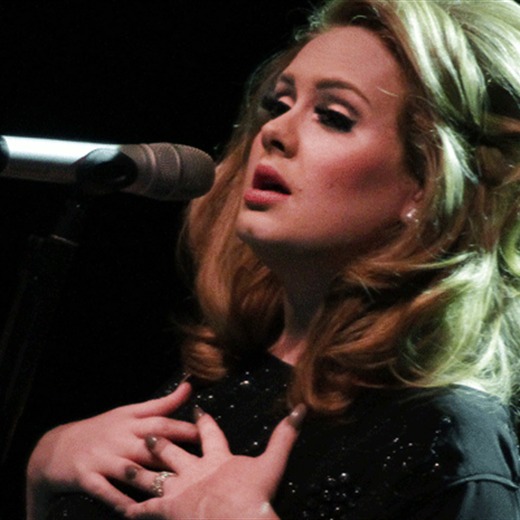 Adele no se comprometió