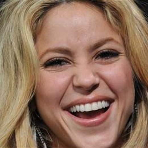 Amenzan a Shakira