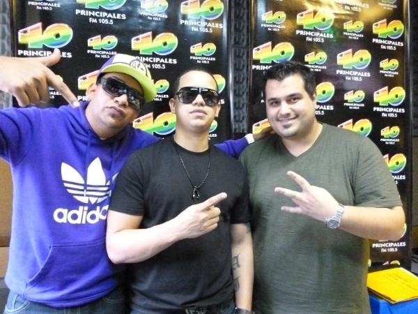 J. Alvarez en la radio de los éxitos