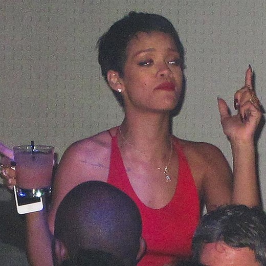 Rihanna se pasó de copas