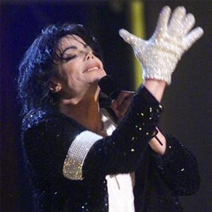 Guante de Michael Jackson establece record en subasta