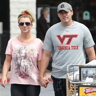 ¿Britney Spears convive son su novio?