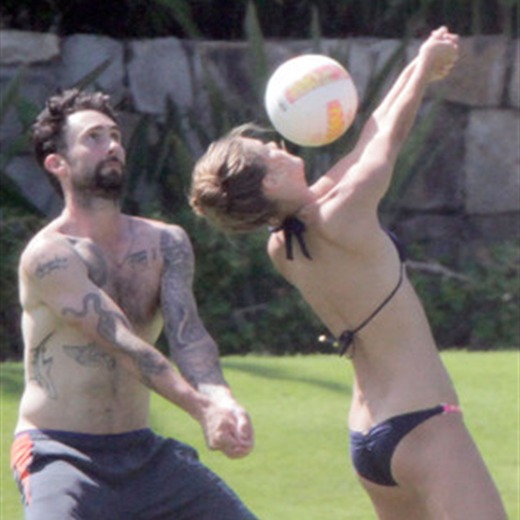 A Adam Levine le gusta el voley