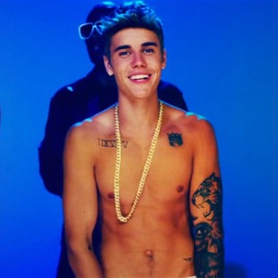 Justin Bieber sin remera