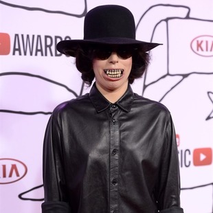 Lady Gaga estrenó "Dope"