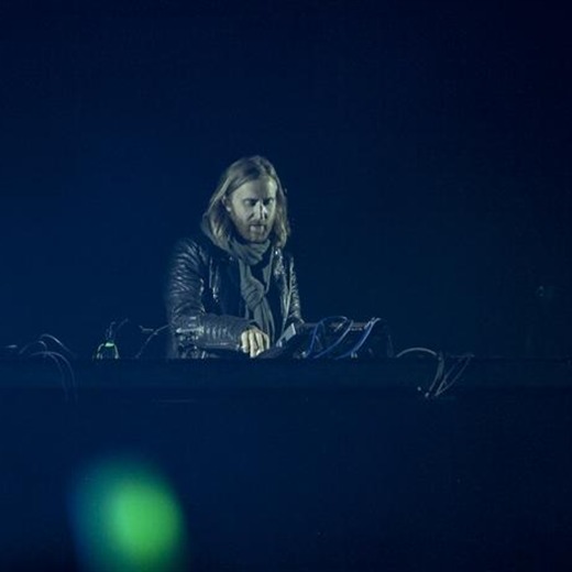 David Guetta festejó los 46 en vivo