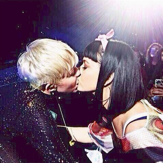 Katy Perry amenaza a Miley Cyrus