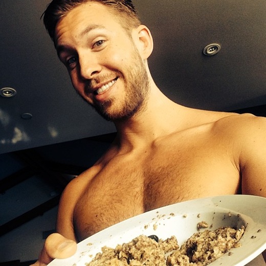 Las selfies de Calvin Harris sin remeras