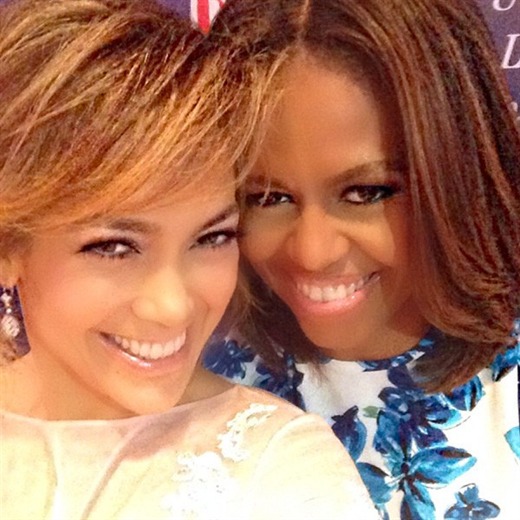 La selfie de Jennifer López y Michelle Obama