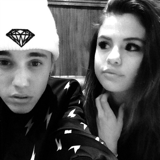 Justin Bieber posteó una foto con Selena Gómez