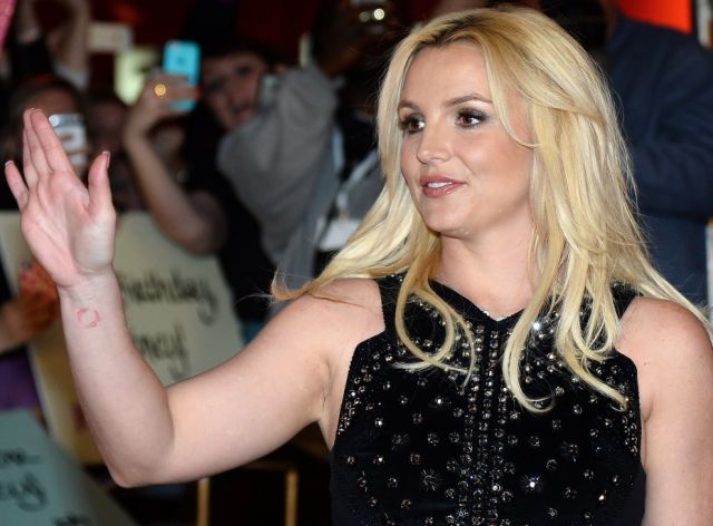 Britney Spears pierde un mechon de pelo en pleno show!