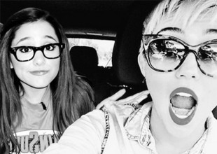 Ariana Grande y Miley Cyrus cantan juntas