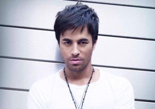 Enrique Iglesias intenta relajarse