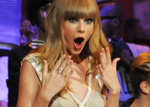 El susto de Taylor Swift arriba del escenario