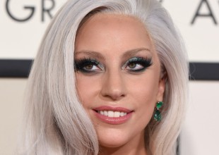 Lady Gaga le canta a su novio cada vez que le quiere decir algo
