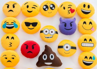¿Cómo serían los emoticones en la vida real?