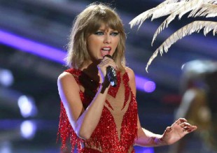 Taylor Swift arrasó en los MTV Video Music Awards