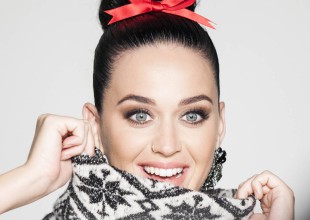 Katy Perry promociona su DVD en una caja de pizza