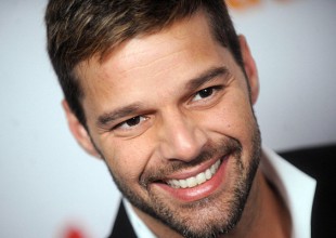 Ricky Martin se convierte en Christian Grey