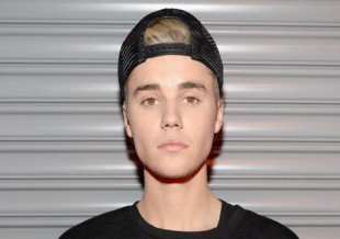 Justin Bieber se puso un diente de oro