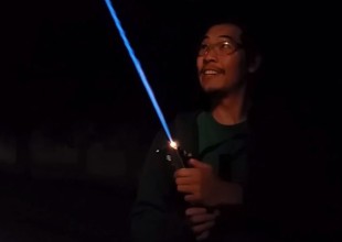 Construyó un sable como los de Star Wars... y funciona!