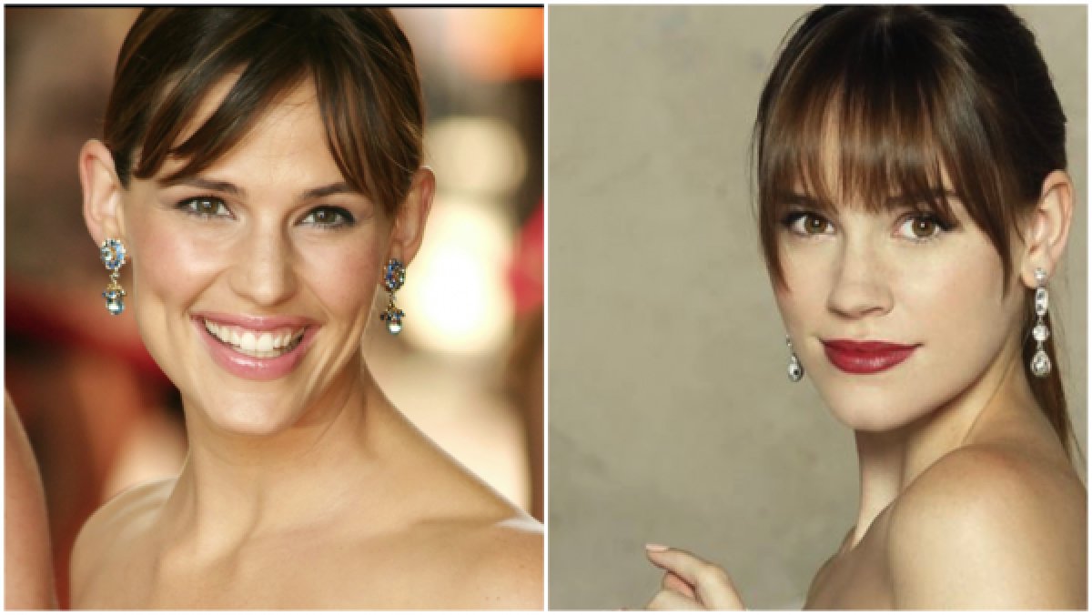 Jennifer Garner (izq) y Christa B. Allen (der)