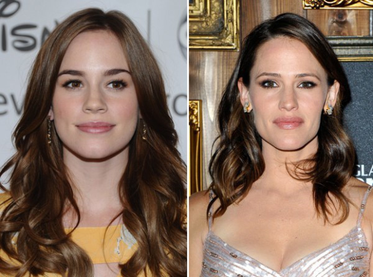 Christa B. Allen (izq) y Jennifer Garner (der)