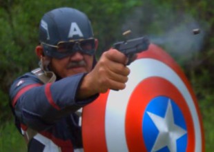 ¡Pusieron a prueba el escudo de Capitán América!