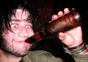 ¡No hay que sacar fotos estando de fiesta!