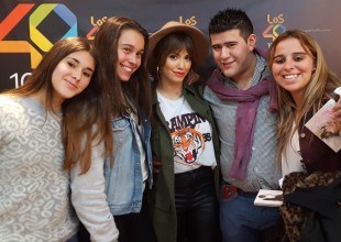 Mirá las fotos de las fans que conocieron a Lali Esposito en LOS40